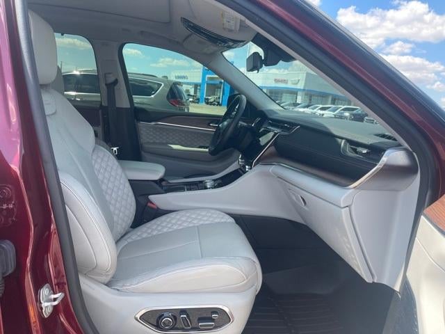 2022 Jeep Grand Cherokee Summit