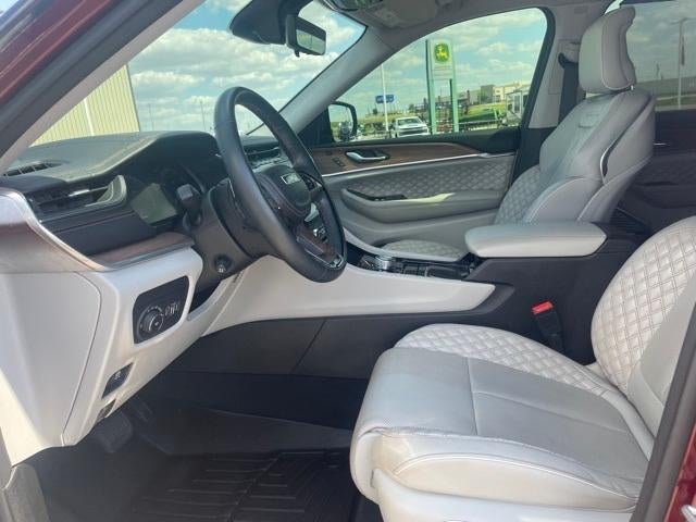 2022 Jeep Grand Cherokee Summit