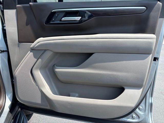 2025 Chevrolet Suburban LT