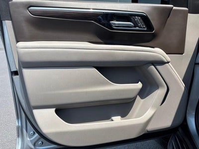 2025 Chevrolet Suburban LT