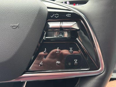 2024 Cadillac LYRIQ Luxury 2