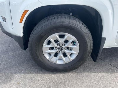 2024 Nissan Frontier SV