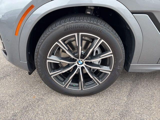 2025 BMW X6 xDrive40i