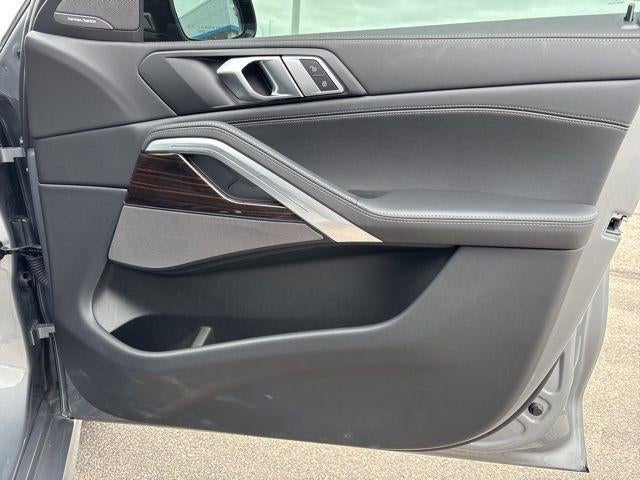 2025 BMW X6 xDrive40i
